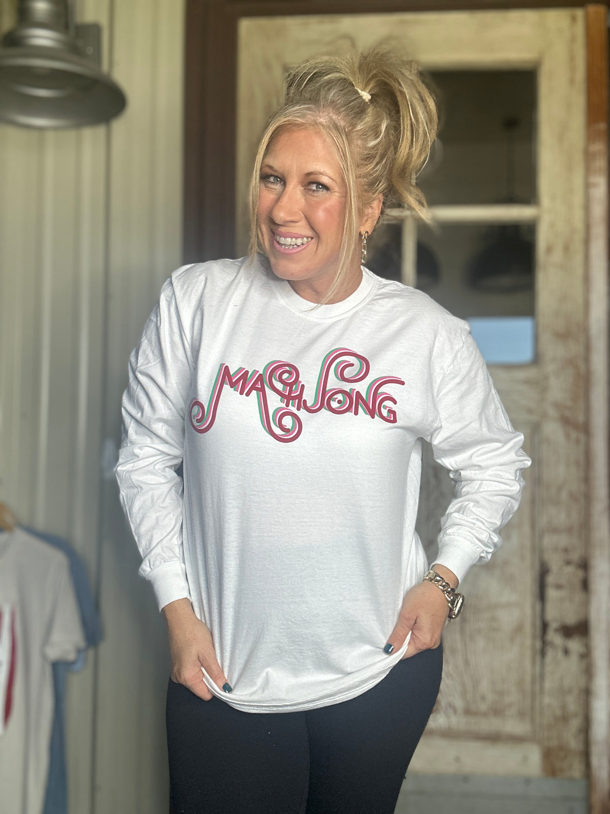 MAHJONG  WHITE COMFORT COLOR LONG SLEEVE PINK, RED AND GREEN CURLU CUE.