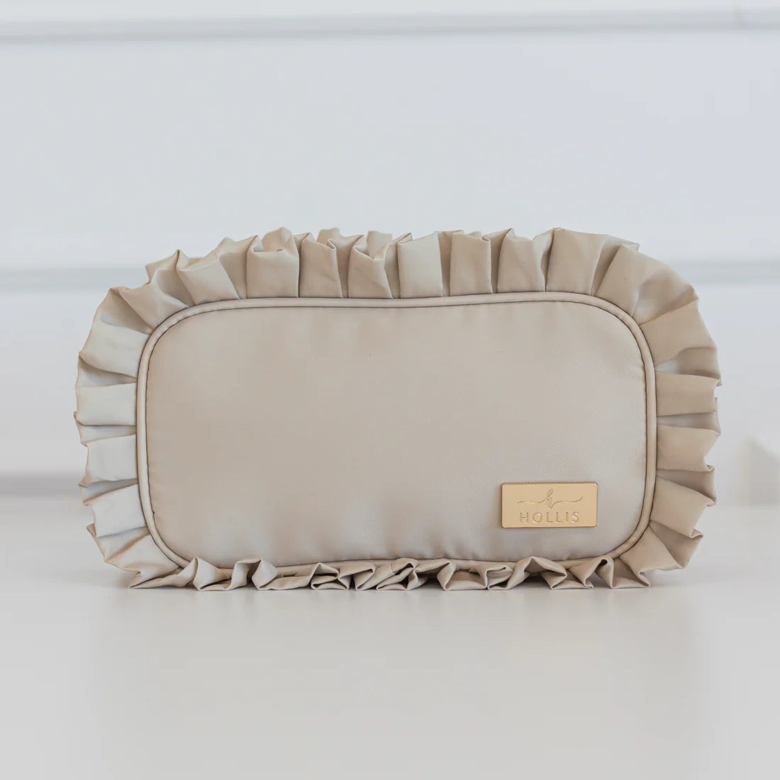 Ruffled pouch medium